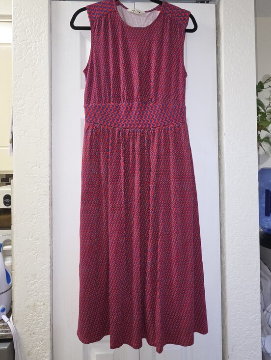 Boden Dresses & Skirts - Boden Thea Sleeveless Red And Blue Patterned Midi Dress